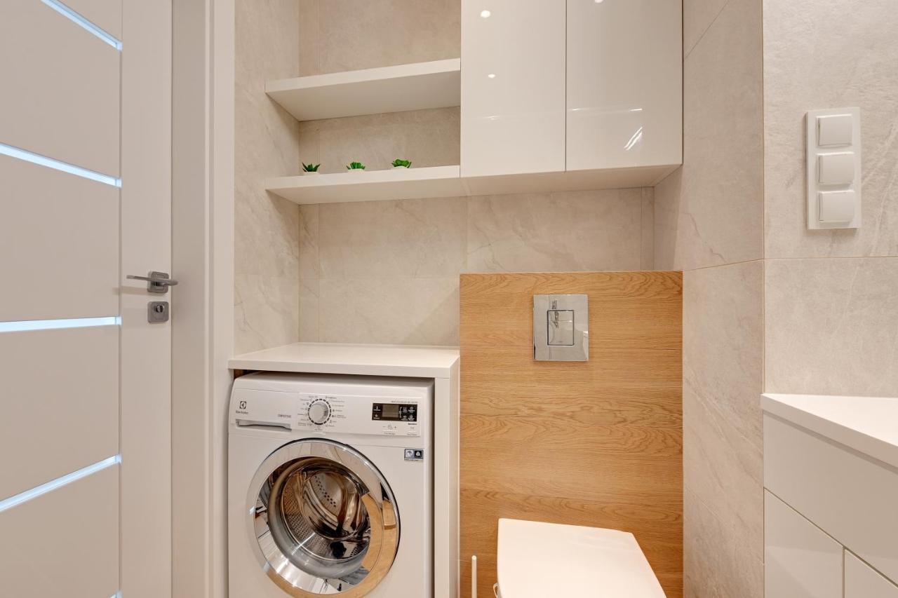 Holiday Apartment Near The Sea - Free Private Parking Gdansk Bagian luar foto